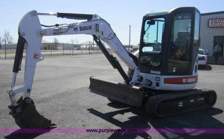 image for item 3718 2004 Bobcat 430ZHS compact excavator