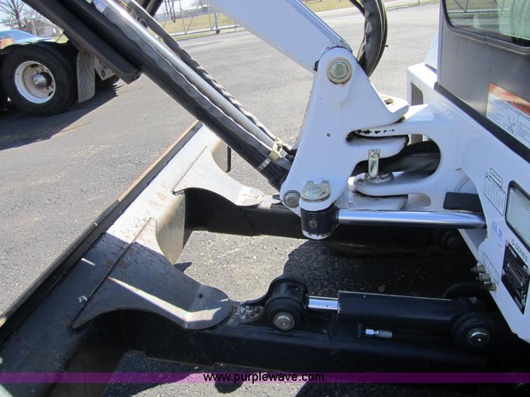 image for item 3718 2004 Bobcat 430ZHS compact excavator