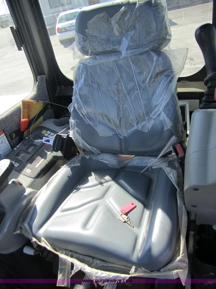 image for item 3718 2004 Bobcat 430ZHS compact excavator