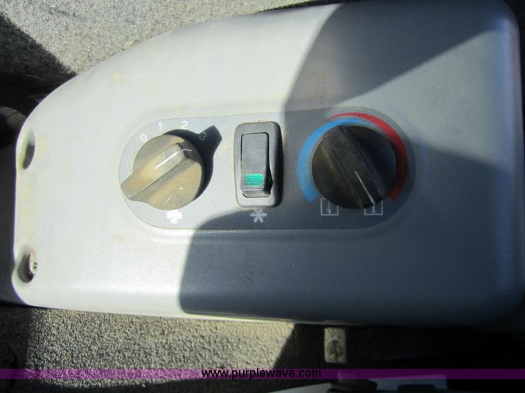 image for item 3718 2004 Bobcat 430ZHS compact excavator