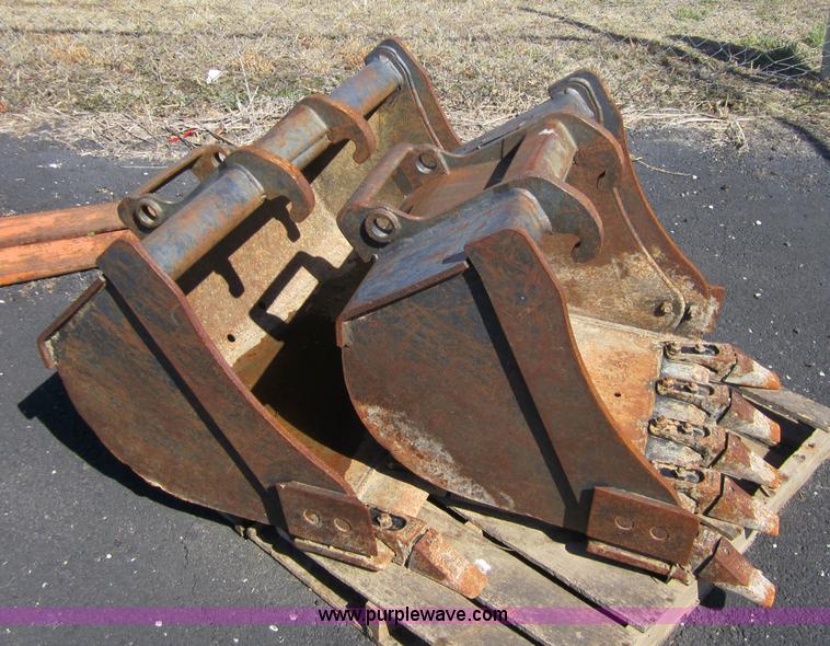 image for item 3718 2004 Bobcat 430ZHS compact excavator