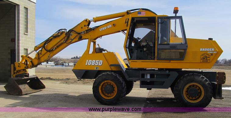 image for item 4050 2006 Badger 1085D wheeled excavator