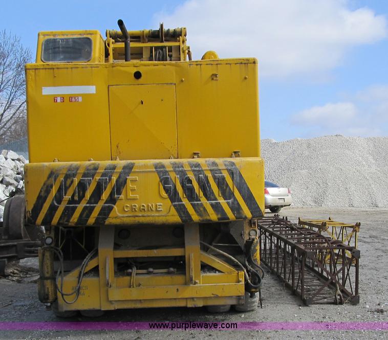image for item 4067 1970 Lil Giant DV 550B crane