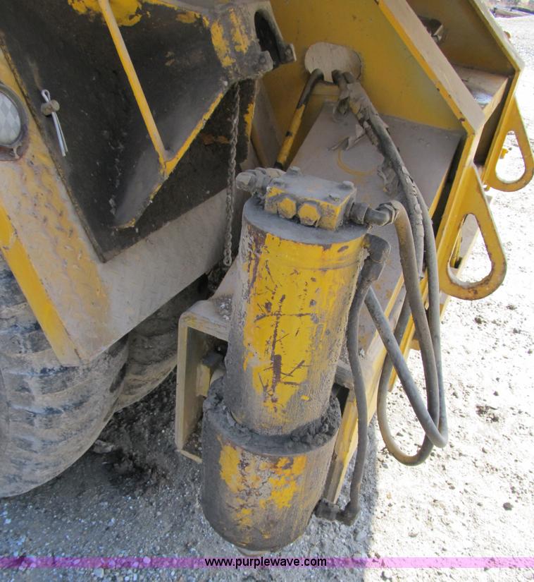 image for item 4067 1970 Lil Giant DV 550B crane