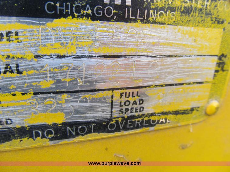 image for item 4067 1970 Lil Giant DV 550B crane