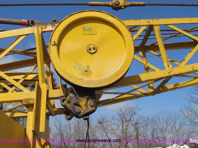 image for item 4067 1970 Lil Giant DV 550B crane