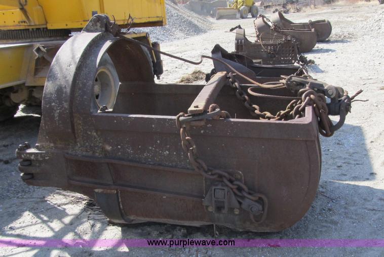 image for item 4068 Yaun dragline bucket
