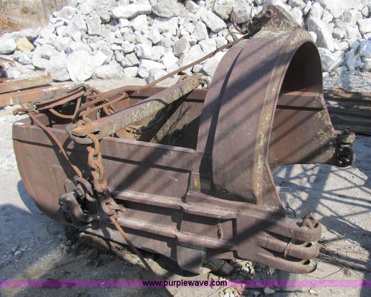 image for item 4068 Yaun dragline bucket