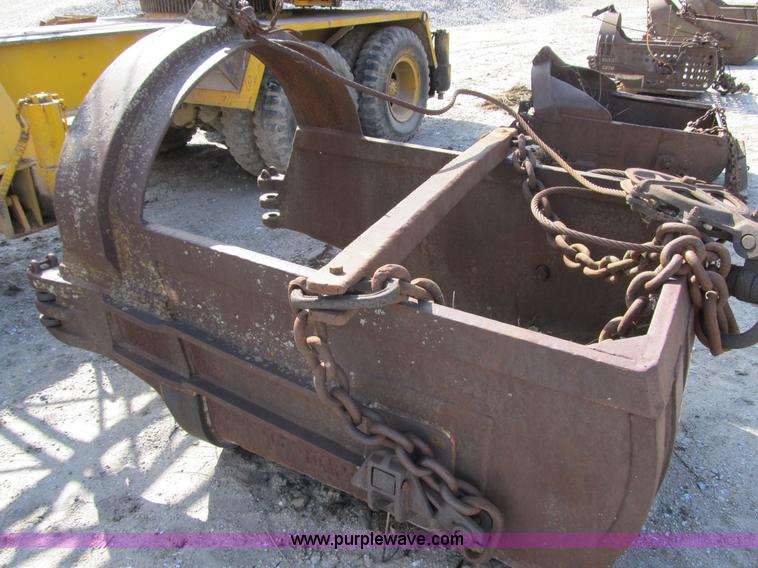 image for item 4068 Yaun dragline bucket