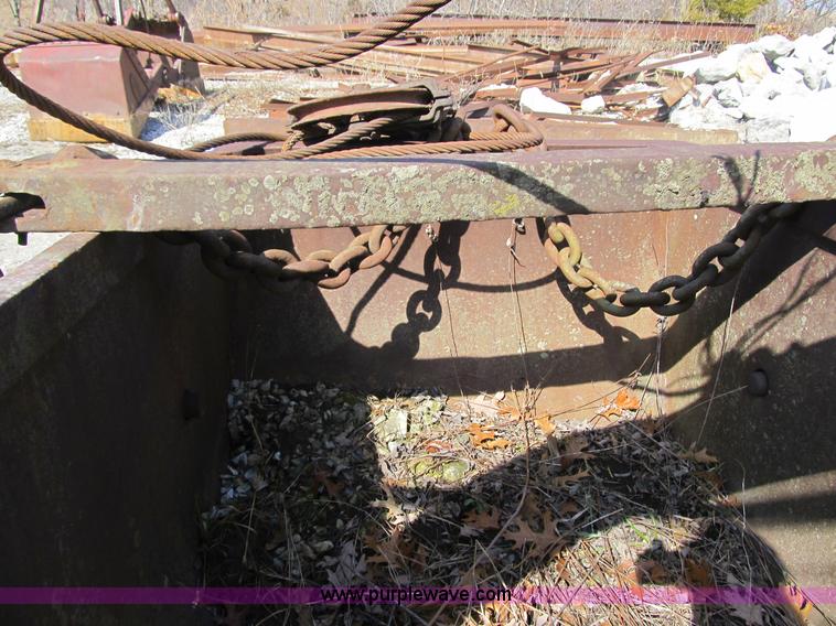 image for item 4068 Yaun dragline bucket
