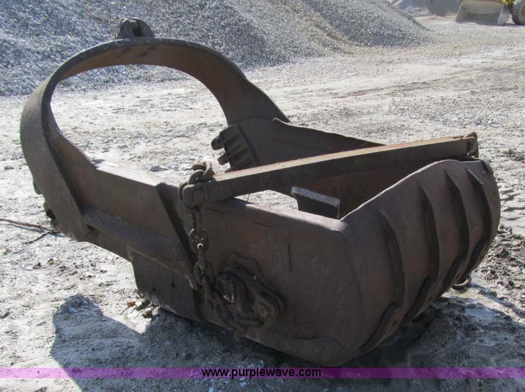 image for item 4072 Dragline bucket
