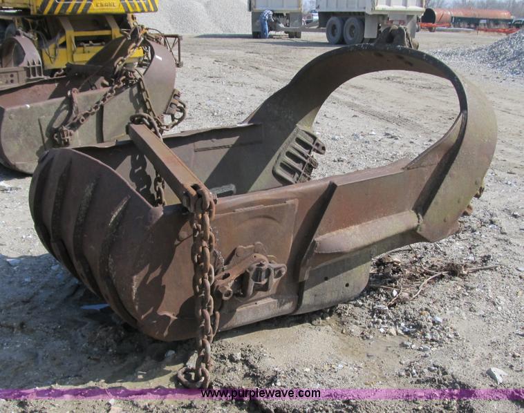 image for item 4072 Dragline bucket