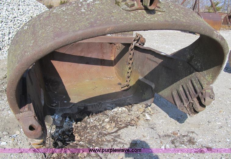 image for item 4072 Dragline bucket
