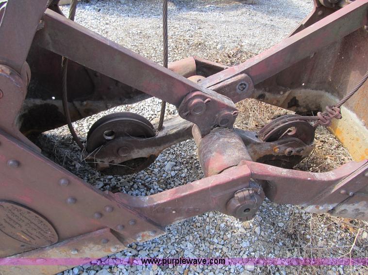 image for item 4073 Kiesler clamshell bucket