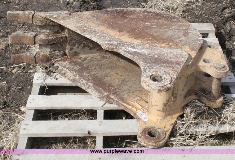 image for item 4946 Ford 12" backhoe bucket