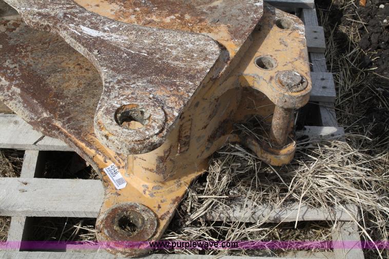 image for item 4946 Ford 12" backhoe bucket