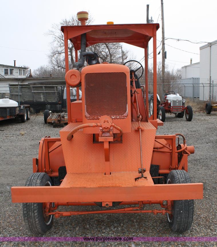 image for item 5032 Broce T15 broom