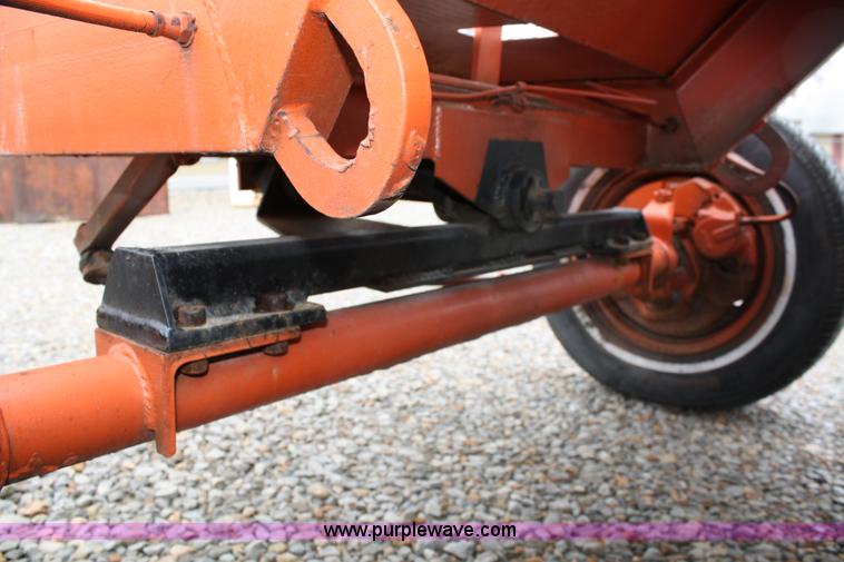 image for item 5032 Broce T15 broom