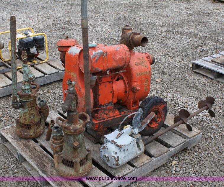 image for item 5039 Gerver pump
