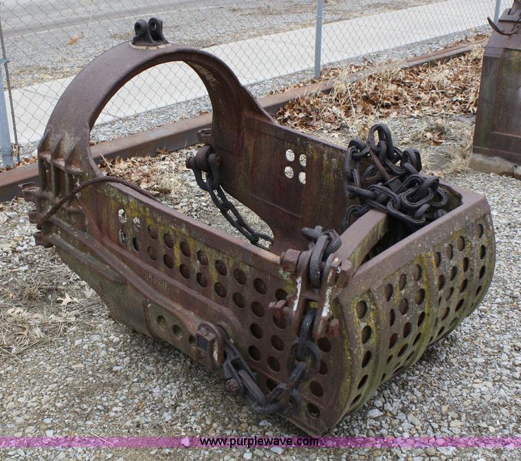 image for item 5082 Hendrix drag line bucket