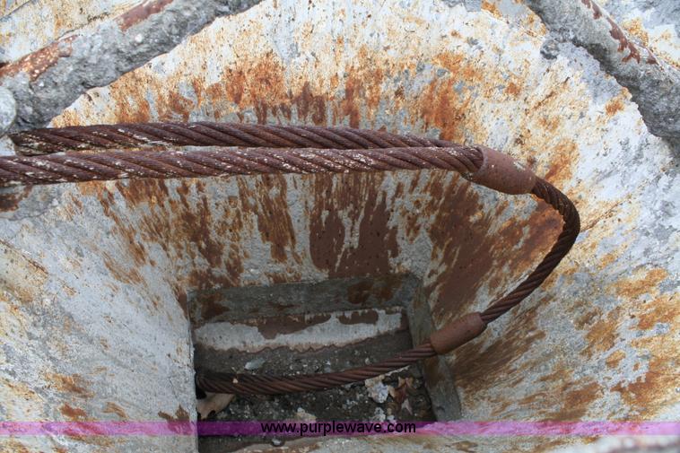 image for item 5084 Concrete mud bucket