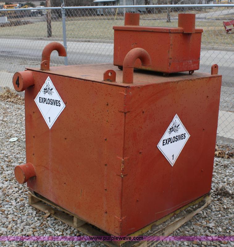 image for item 5090 Explosive boxes