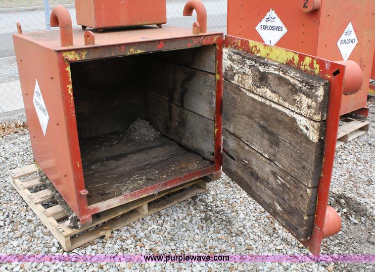 image for item 5090 Explosive boxes
