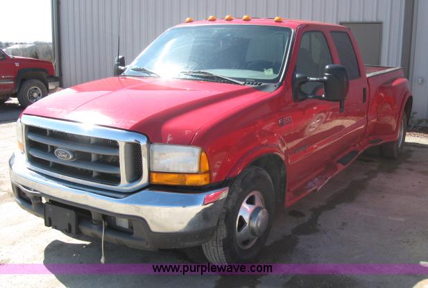 image for item 5398 1999 Ford F350 Super Duty crew cab dually pickup truck