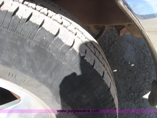 image for item 5398 1999 Ford F350 Super Duty crew cab dually pickup truck