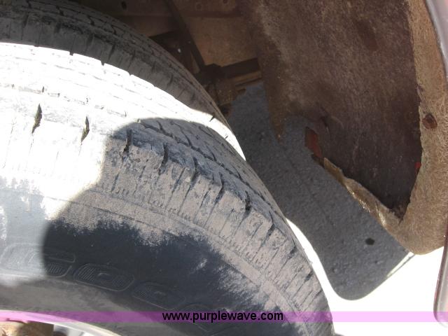 image for item 5398 1999 Ford F350 Super Duty crew cab dually pickup truck