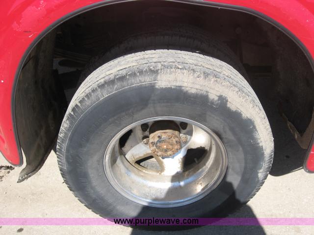 image for item 5398 1999 Ford F350 Super Duty crew cab dually pickup truck