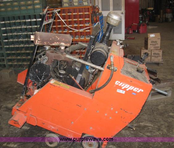 image for item 5400 Clipper concrete saw