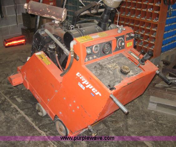 image for item 5400 Clipper concrete saw