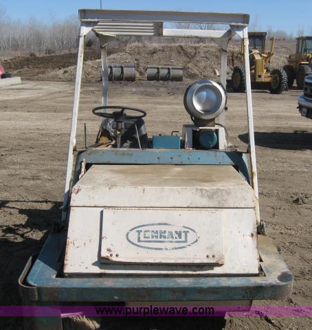 image for item 5401 Tennant 280 power sweeper