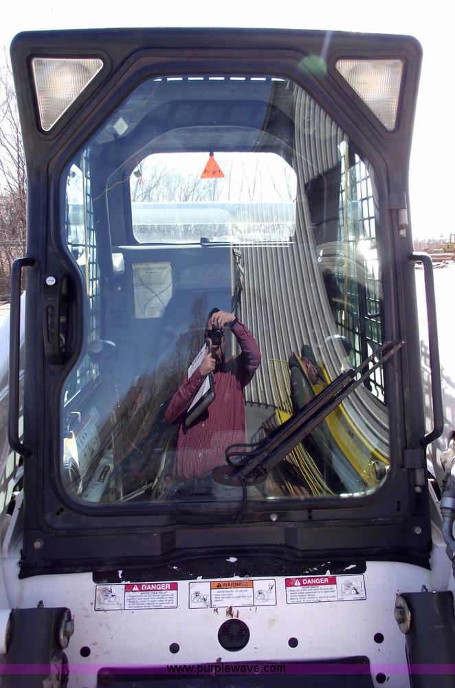 image for item 5441 2005 Bobcat S300 gold package skid steer