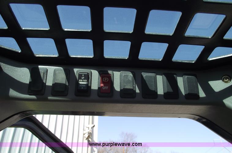 image for item 5441 2005 Bobcat S300 gold package skid steer