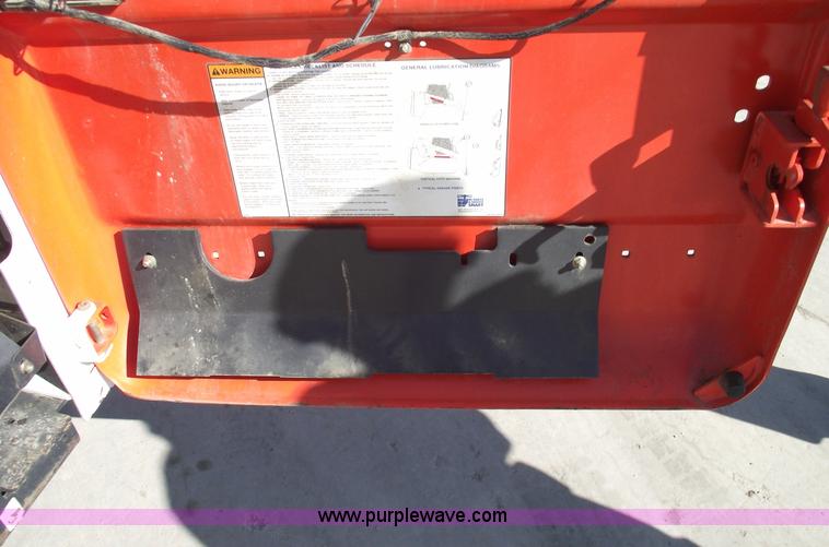 image for item 5441 2005 Bobcat S300 gold package skid steer