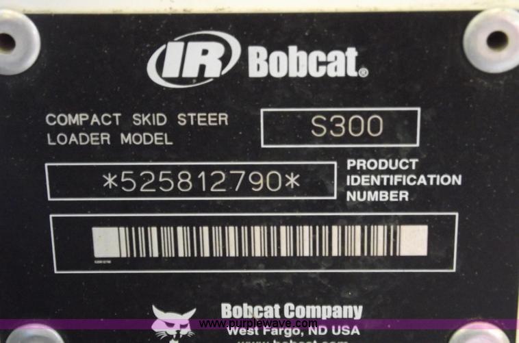 image for item 5441 2005 Bobcat S300 gold package skid steer