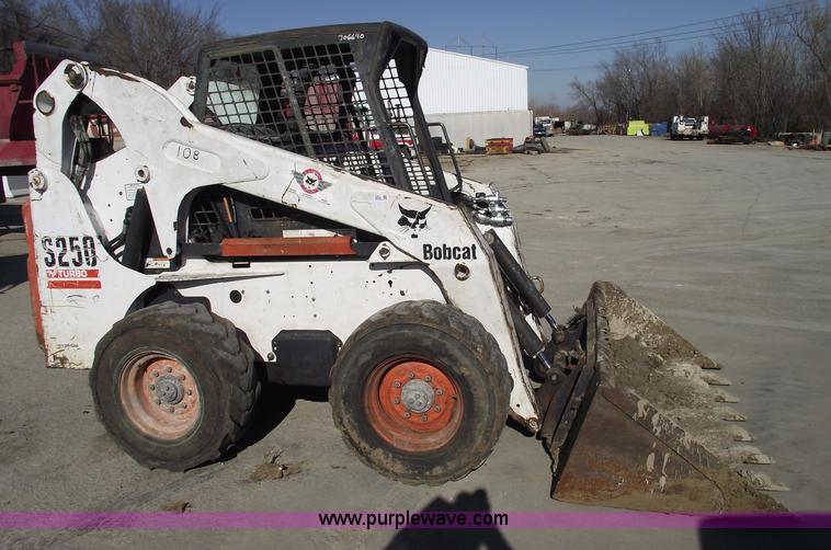 image for item 5443 2003 Bobcat S250 skid steer