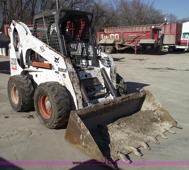 image for item 5443 2003 Bobcat S250 skid steer