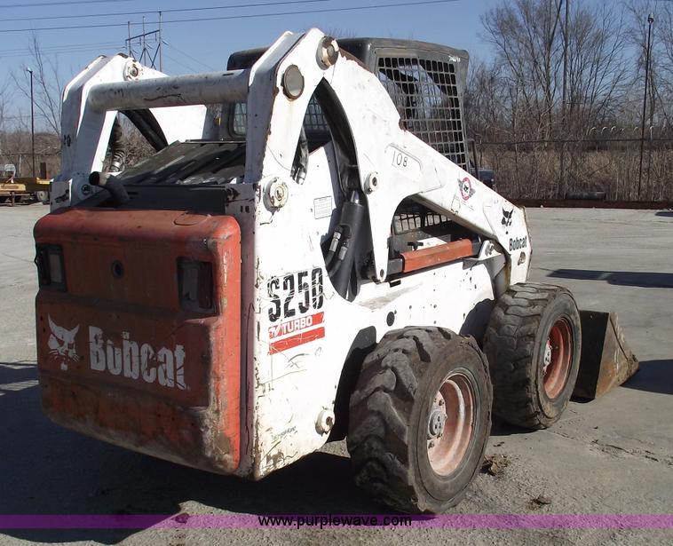 image for item 5443 2003 Bobcat S250 skid steer