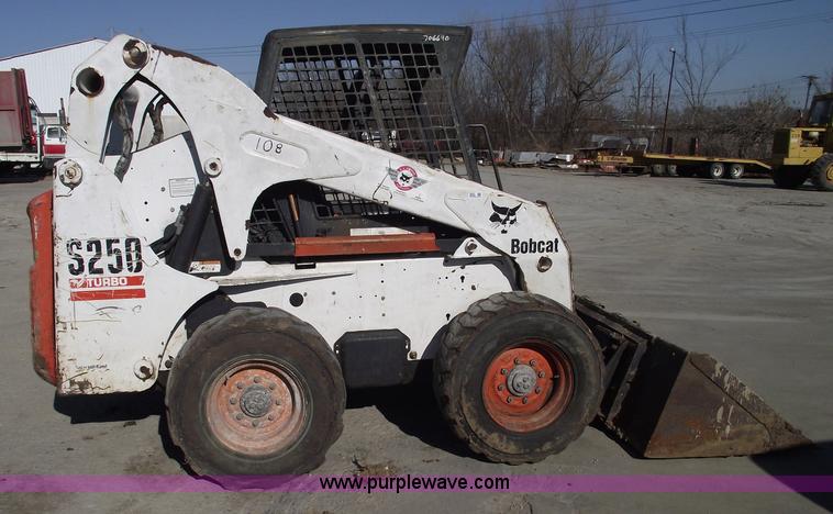 image for item 5443 2003 Bobcat S250 skid steer