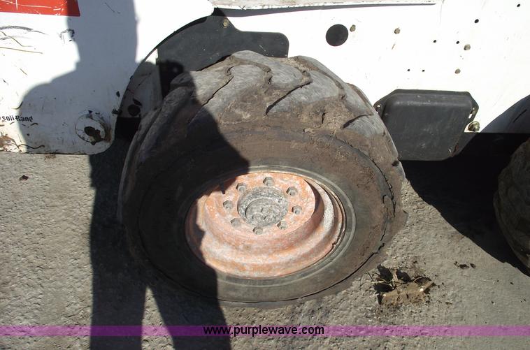 image for item 5443 2003 Bobcat S250 skid steer