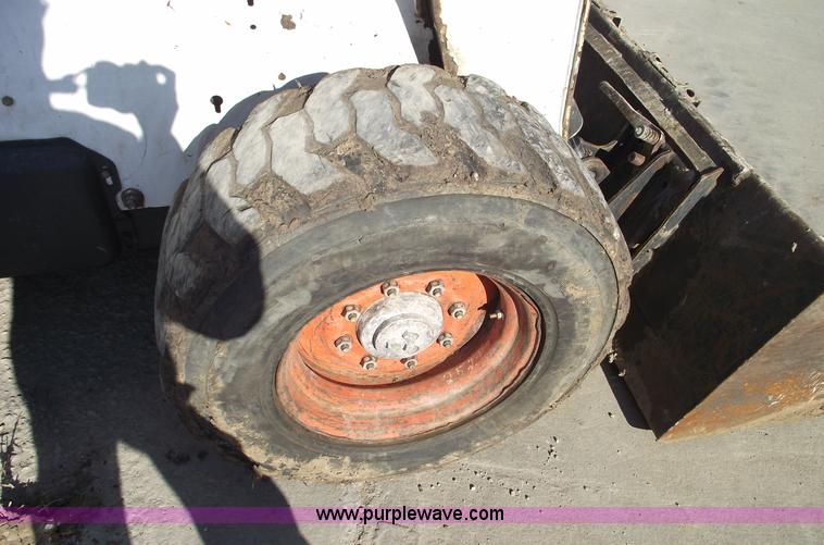 image for item 5443 2003 Bobcat S250 skid steer