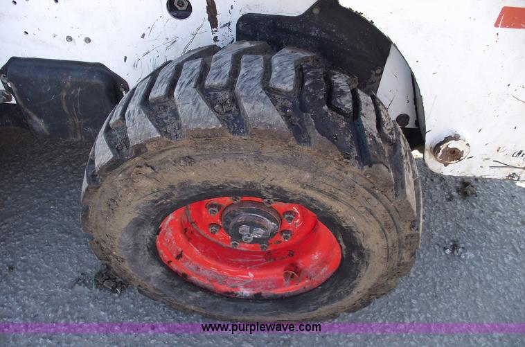image for item 5443 2003 Bobcat S250 skid steer