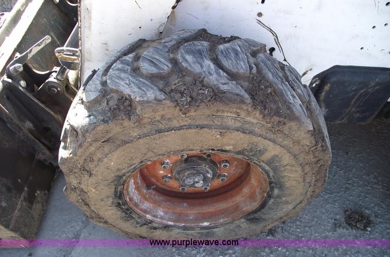 image for item 5443 2003 Bobcat S250 skid steer