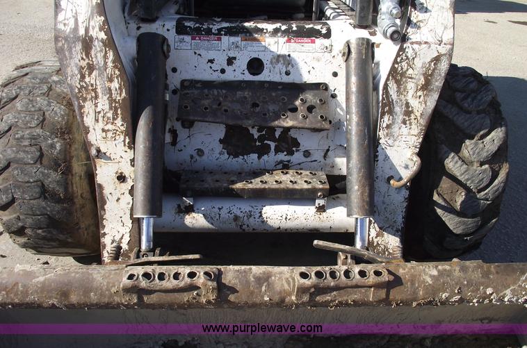 image for item 5443 2003 Bobcat S250 skid steer