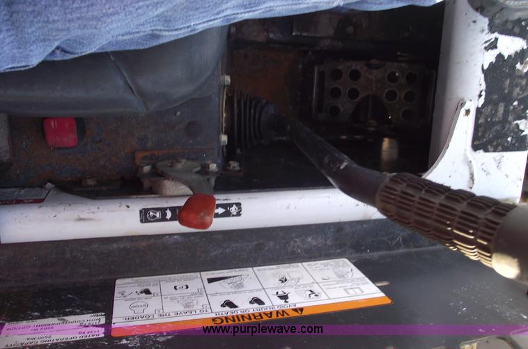 image for item 5443 2003 Bobcat S250 skid steer