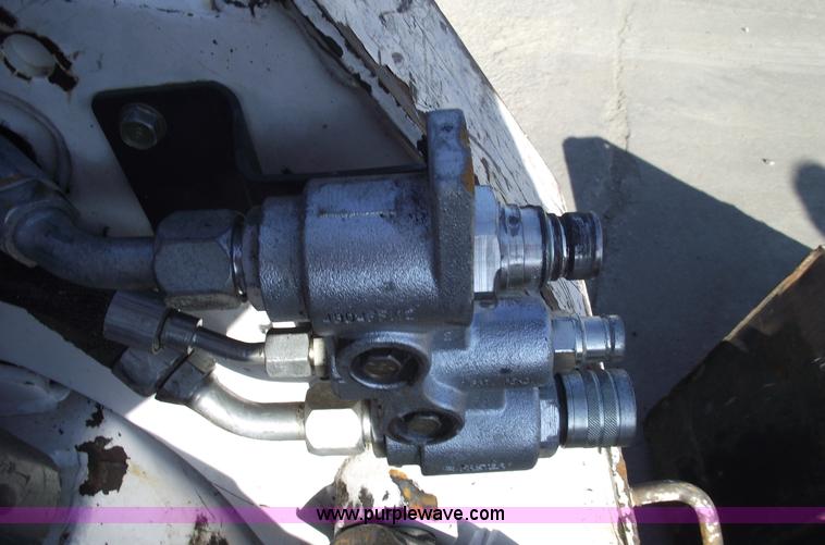 image for item 5443 2003 Bobcat S250 skid steer