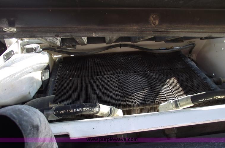 image for item 5443 2003 Bobcat S250 skid steer